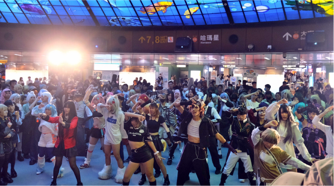 高雄動漫市集_幻日祭民眾隨機舞蹈